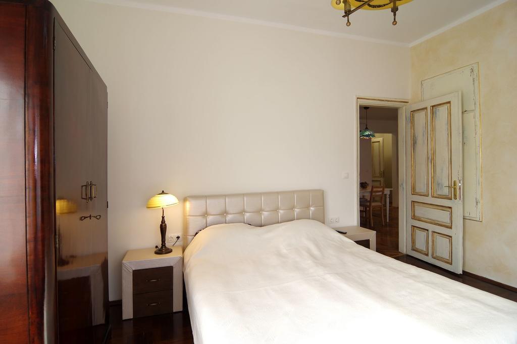 Art Guesthouse Vintage 부르가스 외부 사진